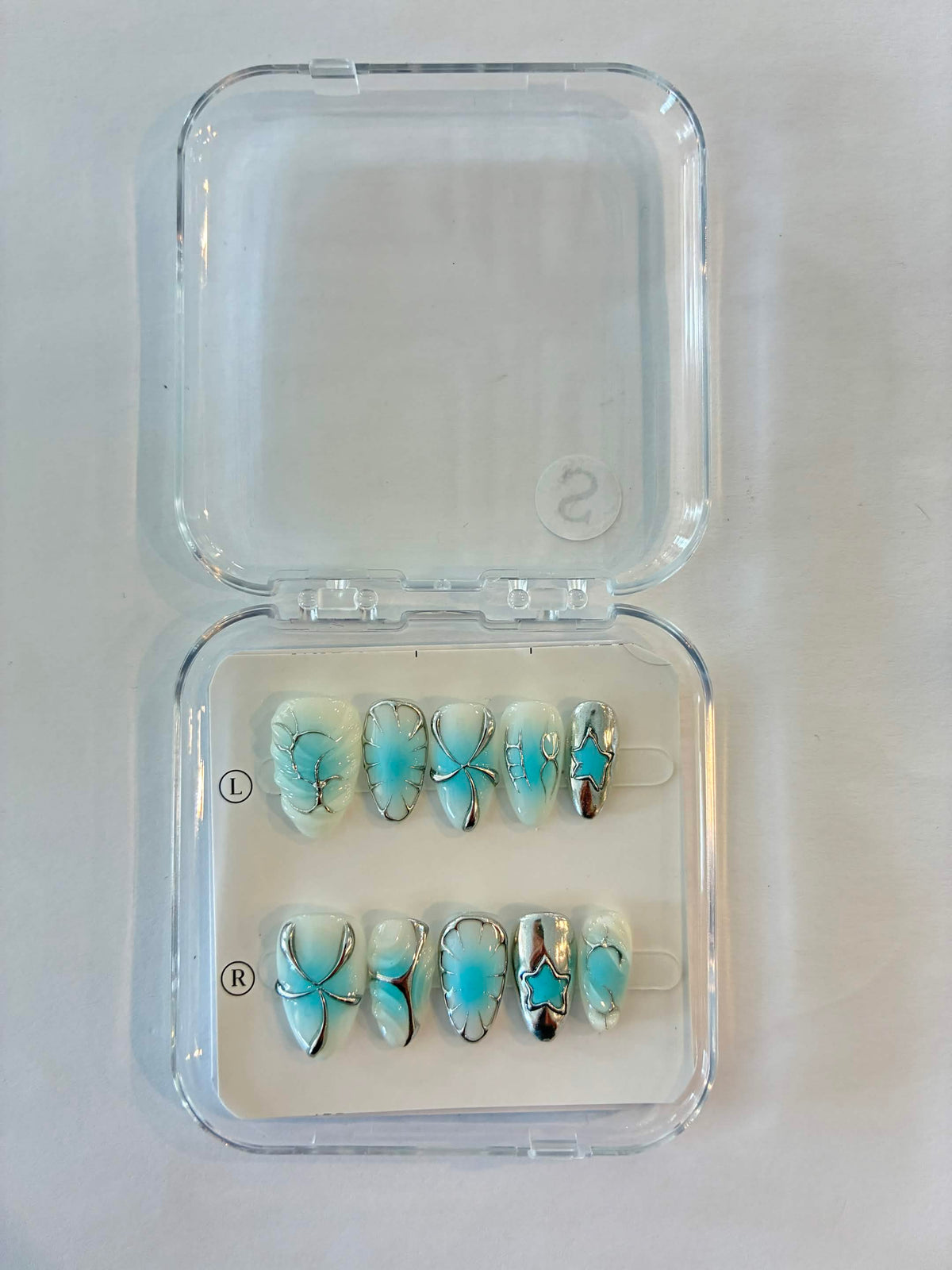 Aqua Silver Petals